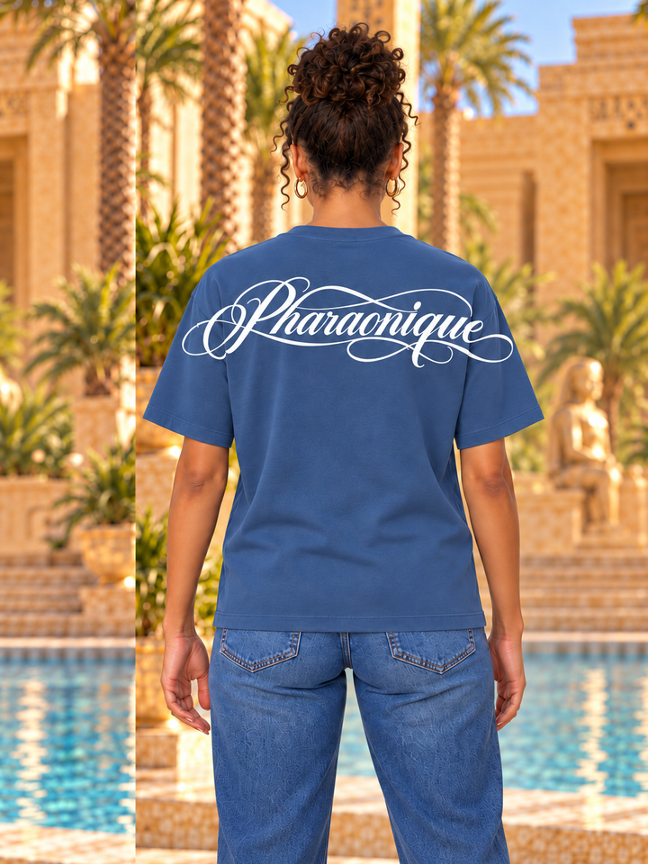 T-shirt oversize femme New Pharaon Denim, vue de dos, logo Pharaonique dans le haut du dos