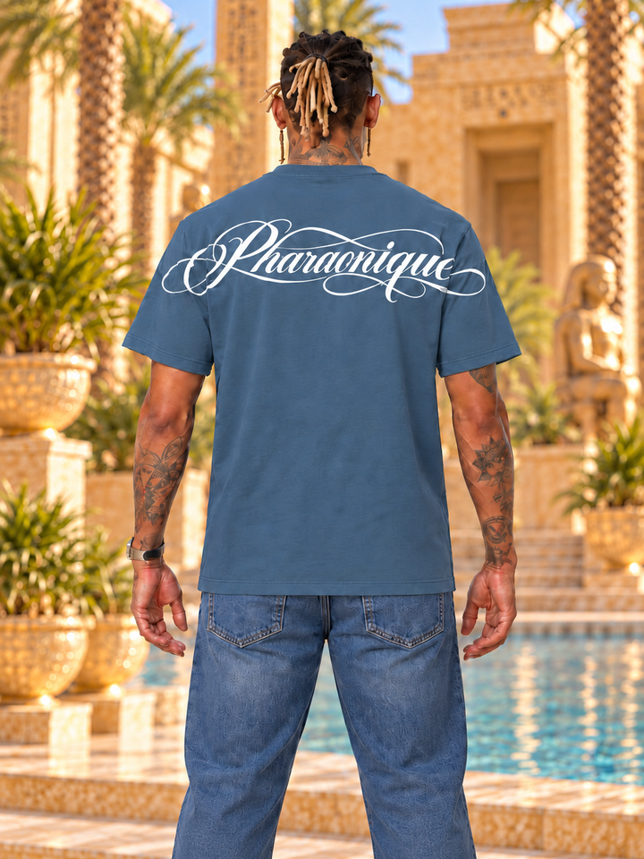 T-shirt oversize homme New Pharaon Denim, vue de dos, logo Pharaonique dans le haut du dos