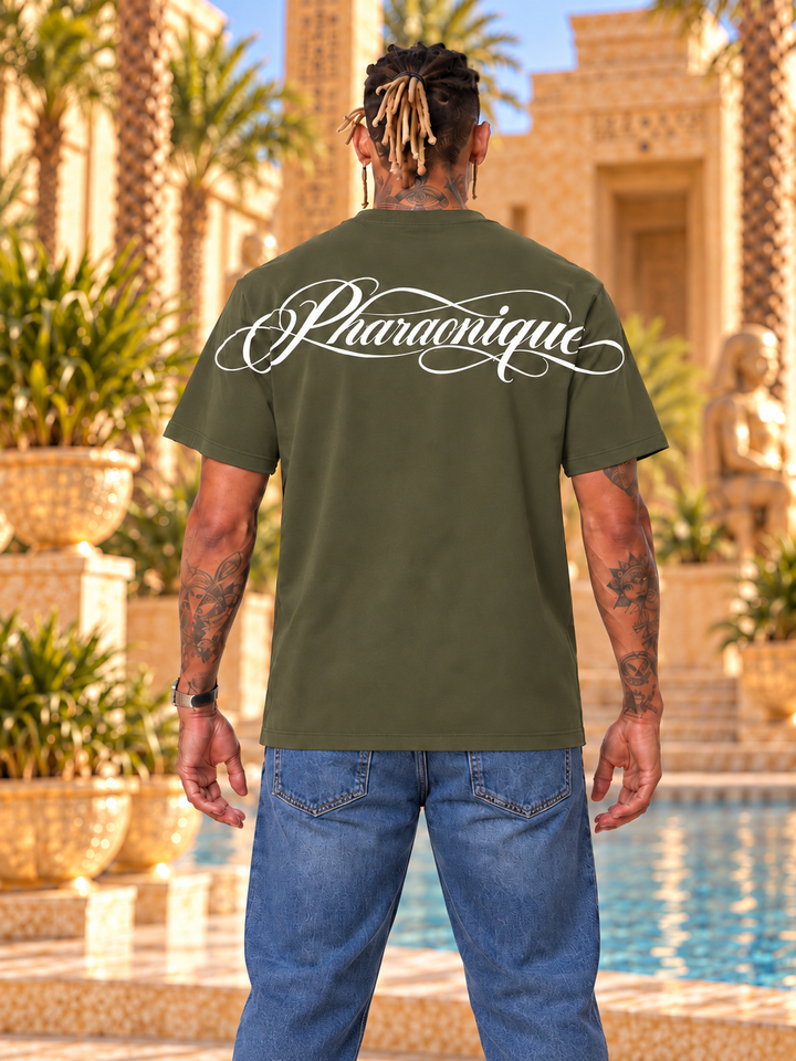 T-shirt oversize homme New Pharaon Kaki, vue de dos, logo Pharaonique dans le haut du dos
